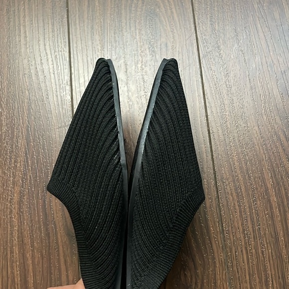 Jeaney Black Ribbed Knit Pointed-Toe Mule Slides - Picture 5 of 5